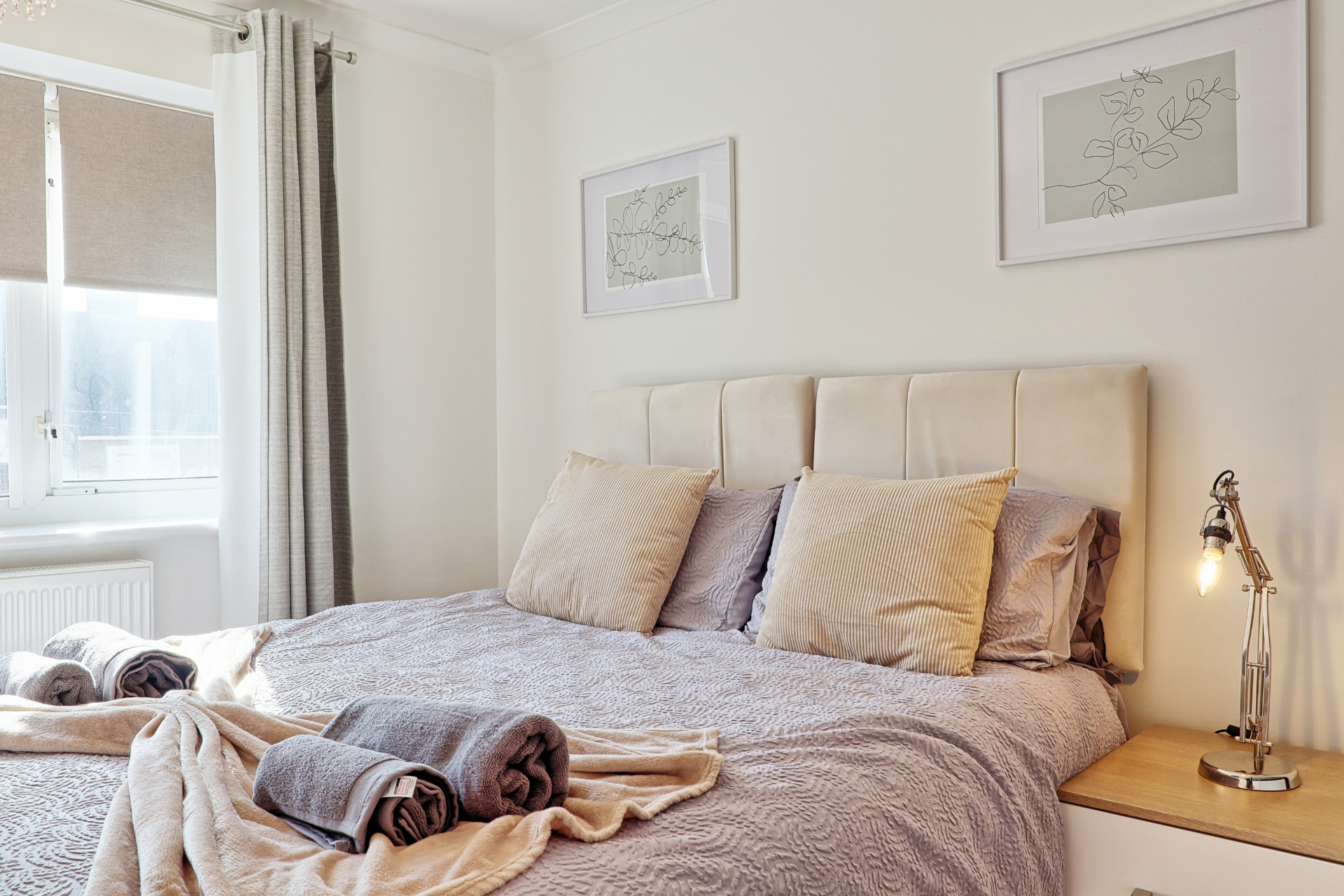 Double bedroom in Chelmsford 1-bed apartment for contractors
