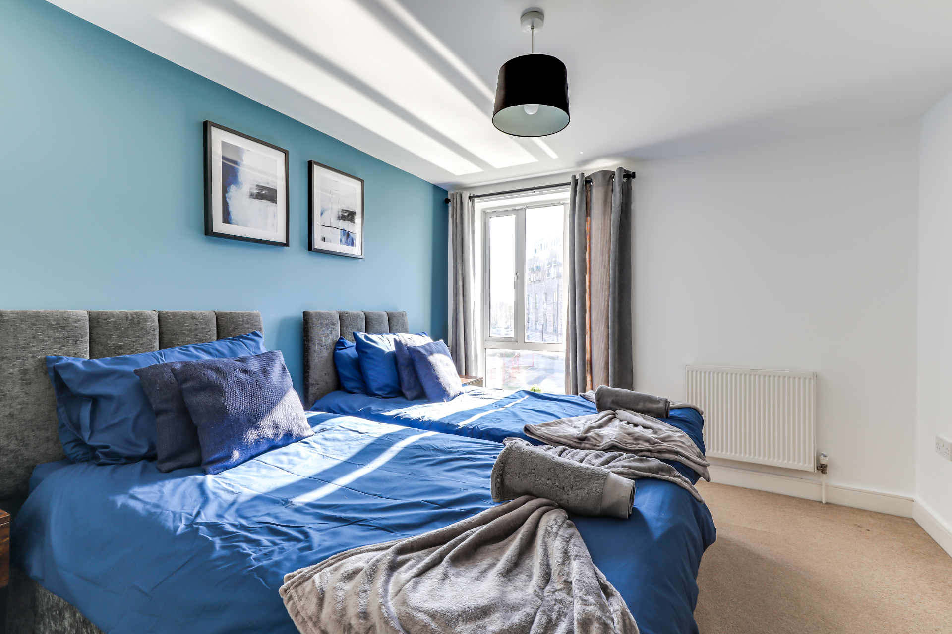 Twin bedroom in Chelmsford city centre apartment for contractors