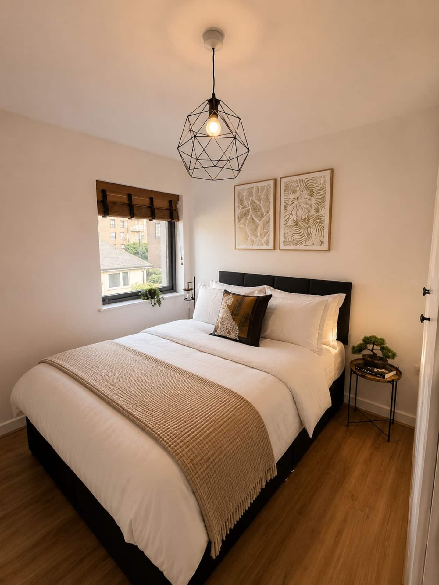 Bright double bedroom in Clapton 2-bed apartment