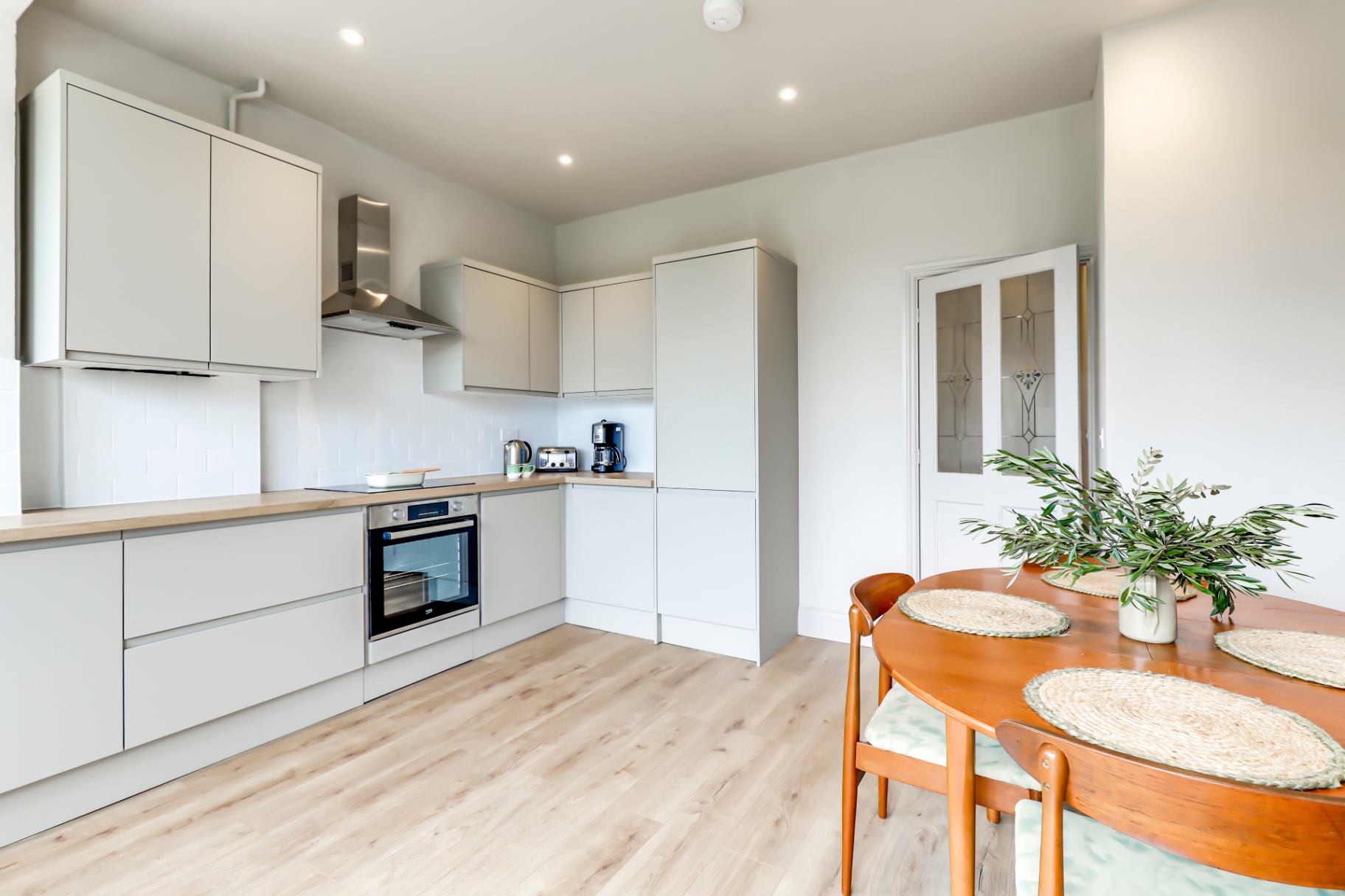 Spacious 4-Bed Bungalow — Southend-on-Sea
